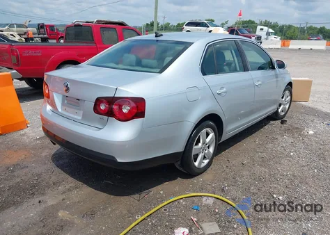 2008 Volkswagen Jetta Se/Sel from USA, damaged, VIN 3VWRM71K38M018213